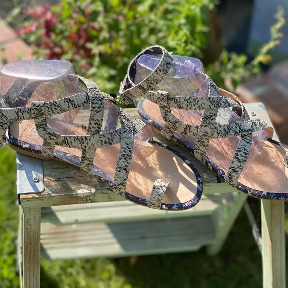 👡Cabi Athena Sandal - Grey and Black Snake Pattern Size 7M
